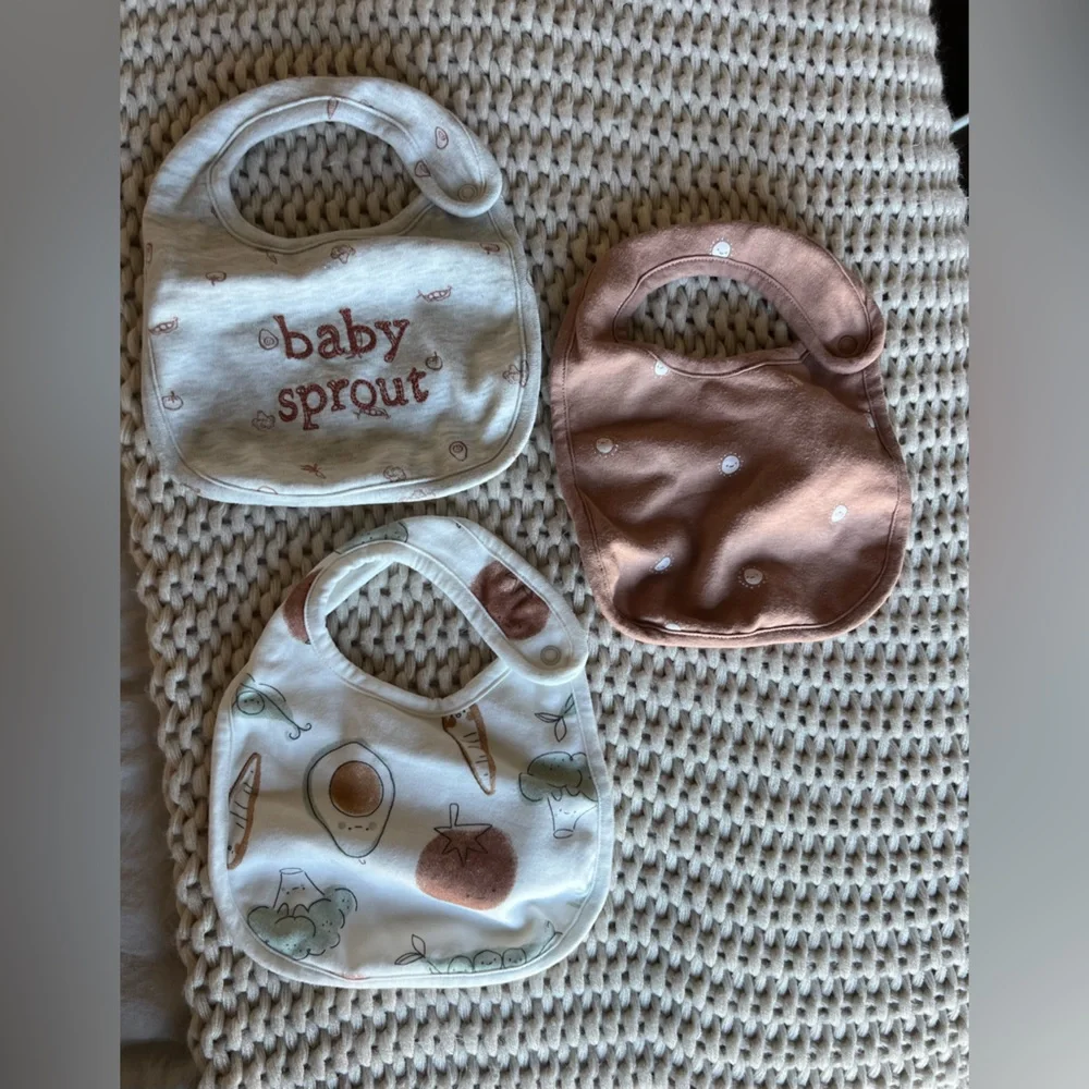 Carter’s - Set of 3 bibs